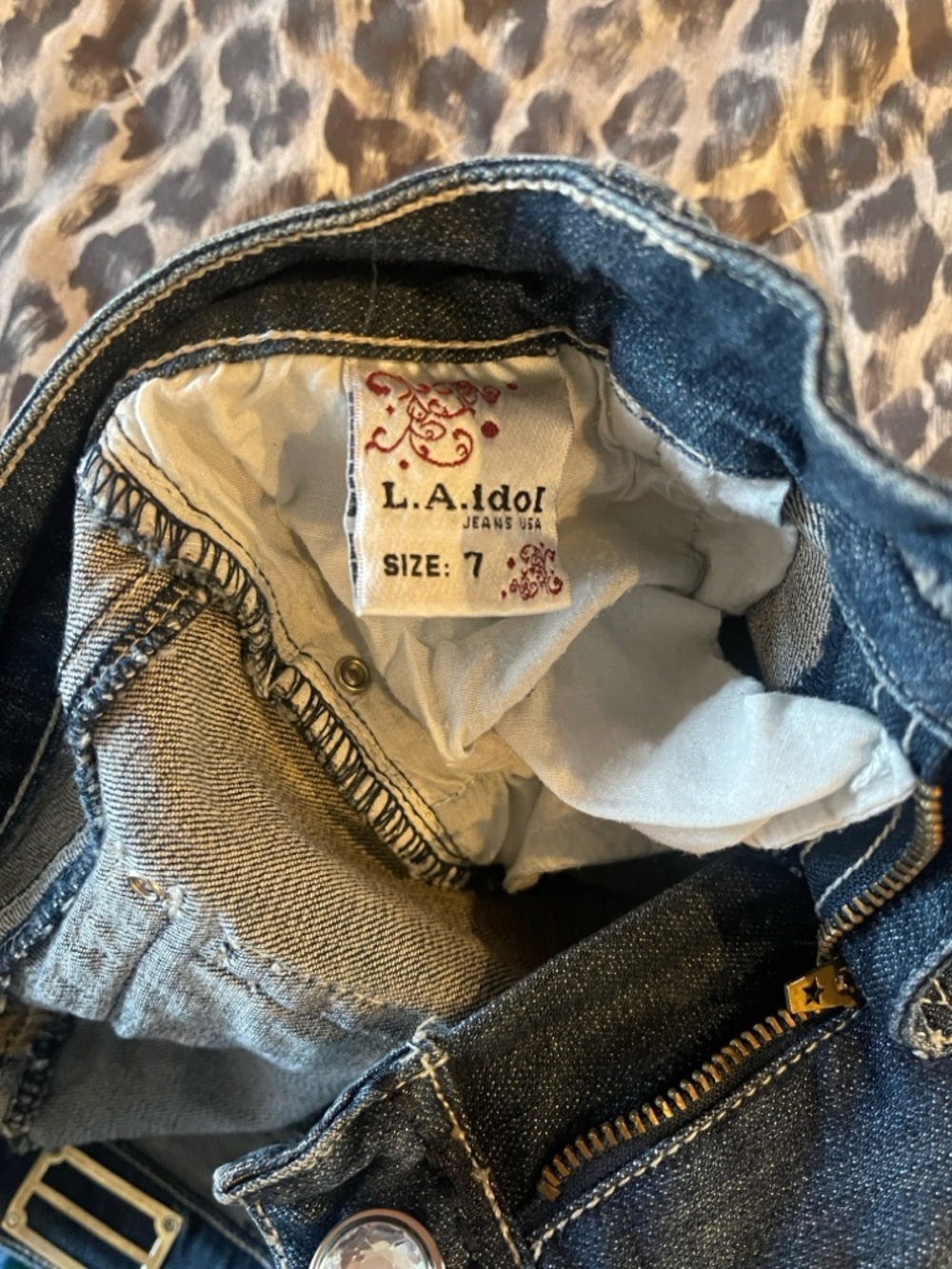 Ladies jeans LA IDOL size 7.  Low cut, bell bottom.